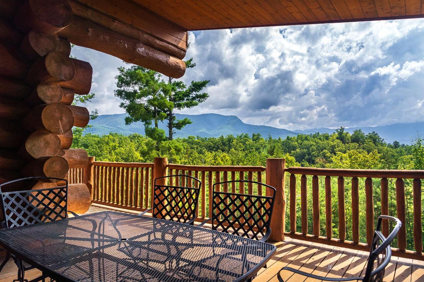 Big Bear Ridge Lodge: Mountain View Log Cabin Retreat Gatlinburg Exterior photo